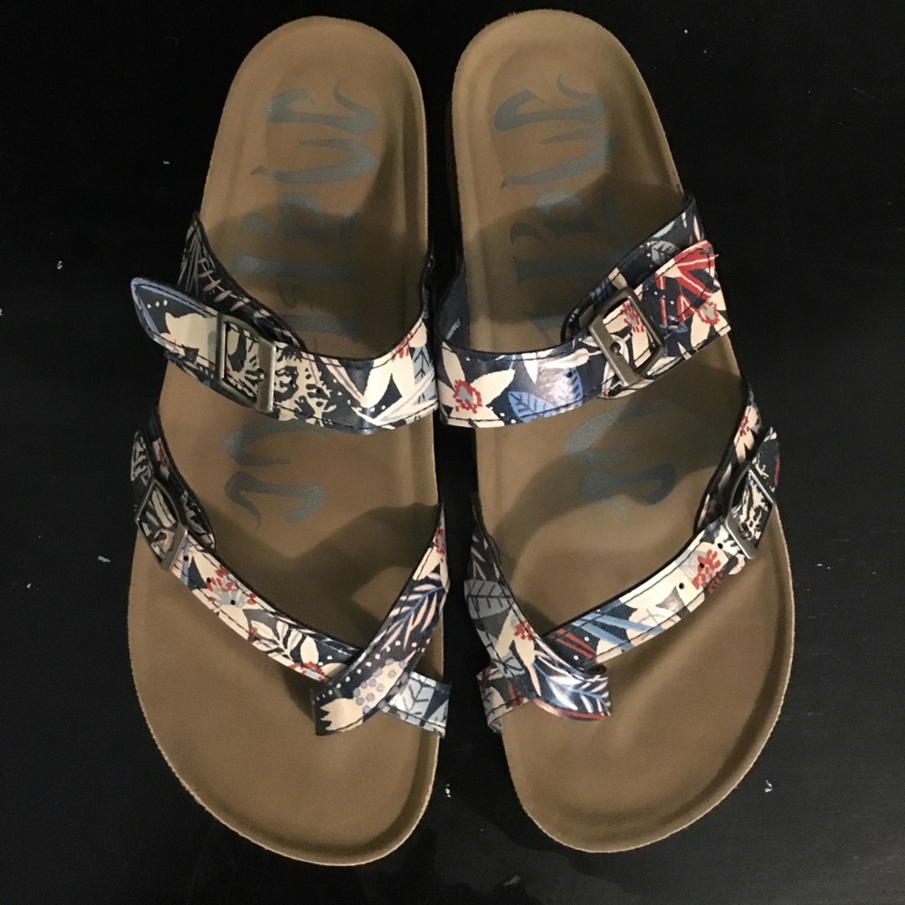 comfy sandals 7.5